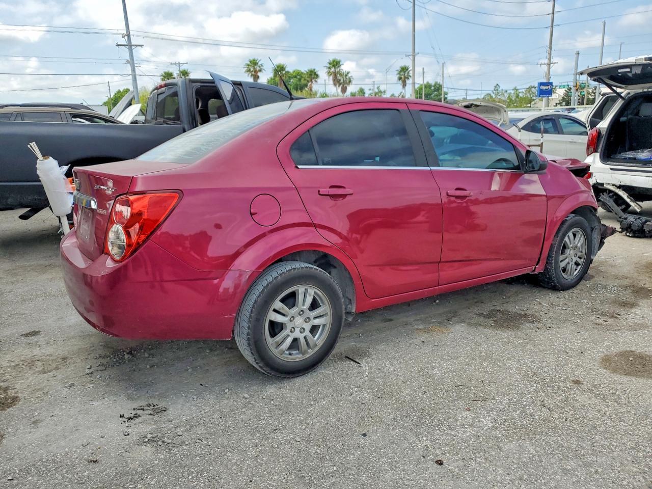 2014 Chevrolet Sonic Lt - Фото 3