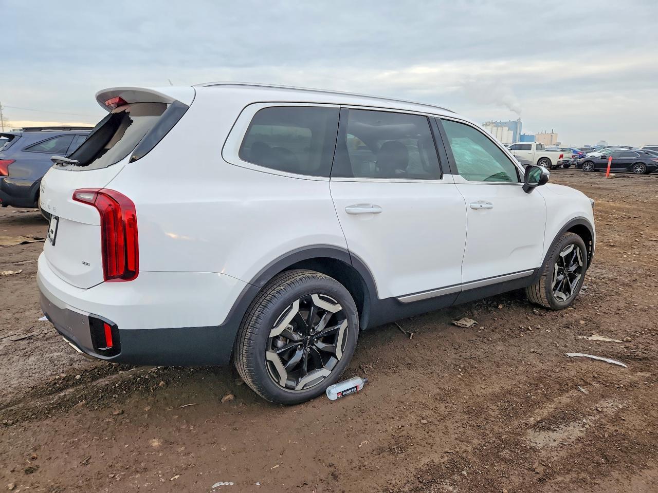 2025 Kia Telluride S - Image 3