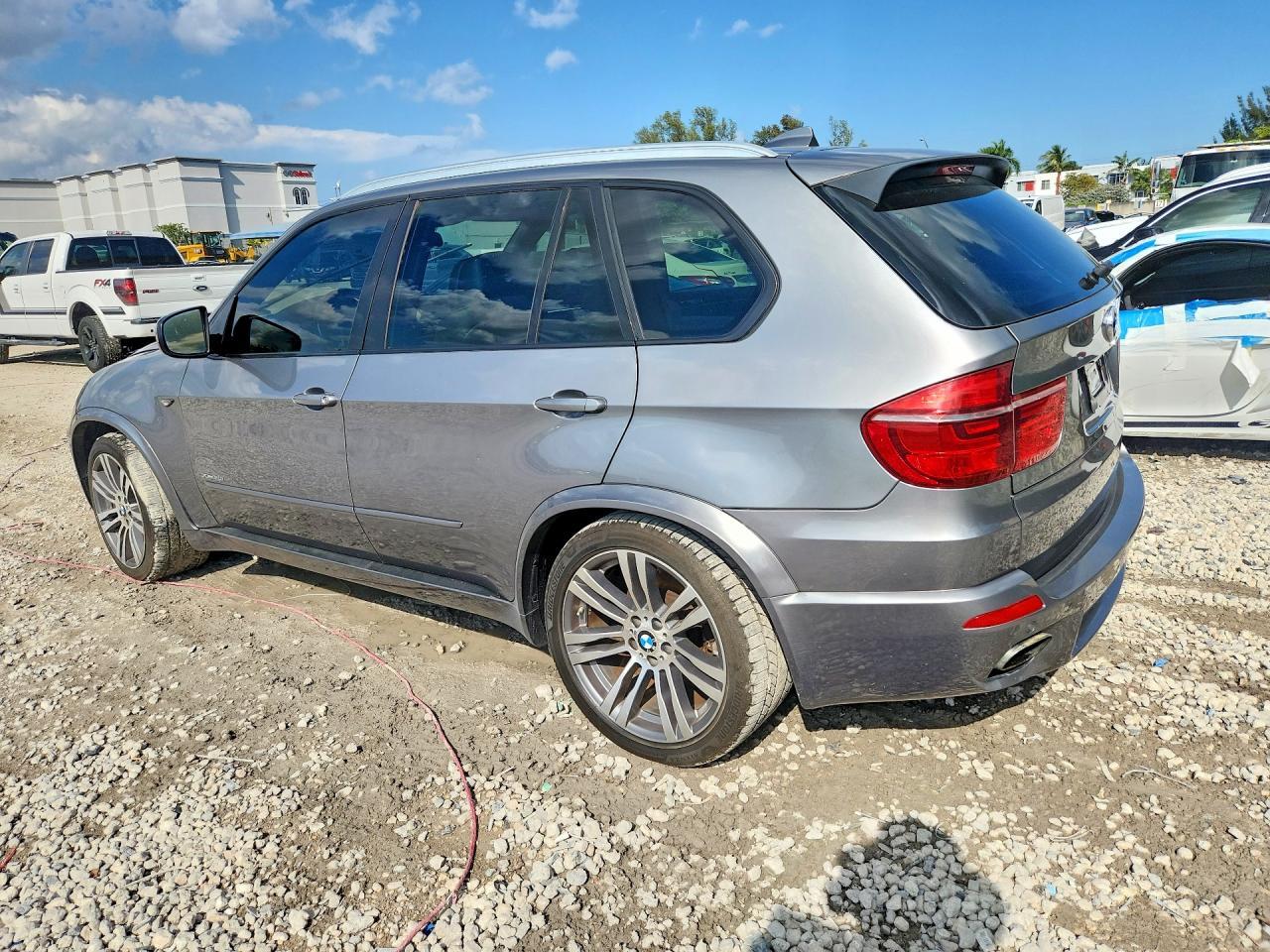 2012 BMW X5 xDrive50I - Фото 2