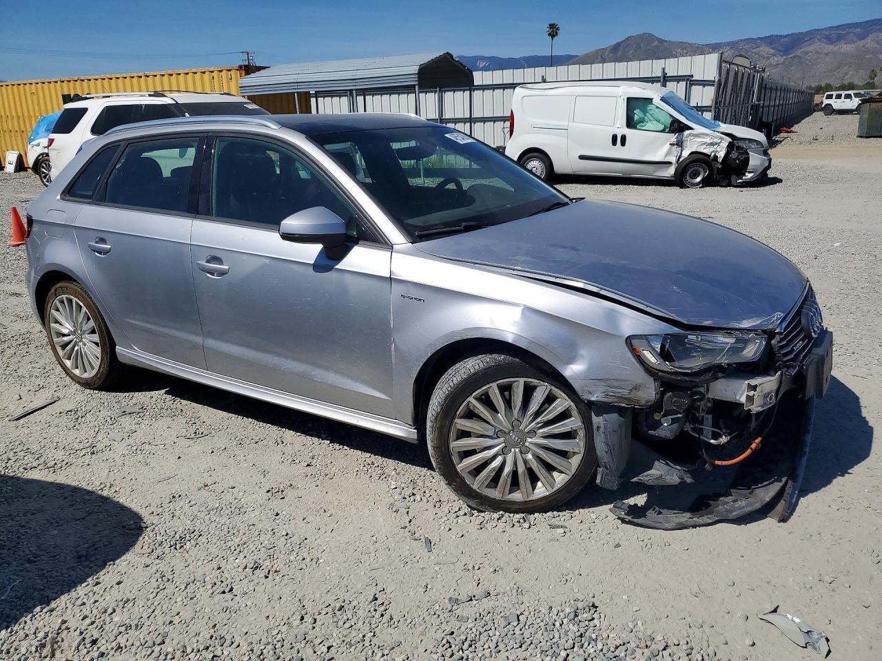 2016 Audi A3 E-Tron Premium - Фото 4