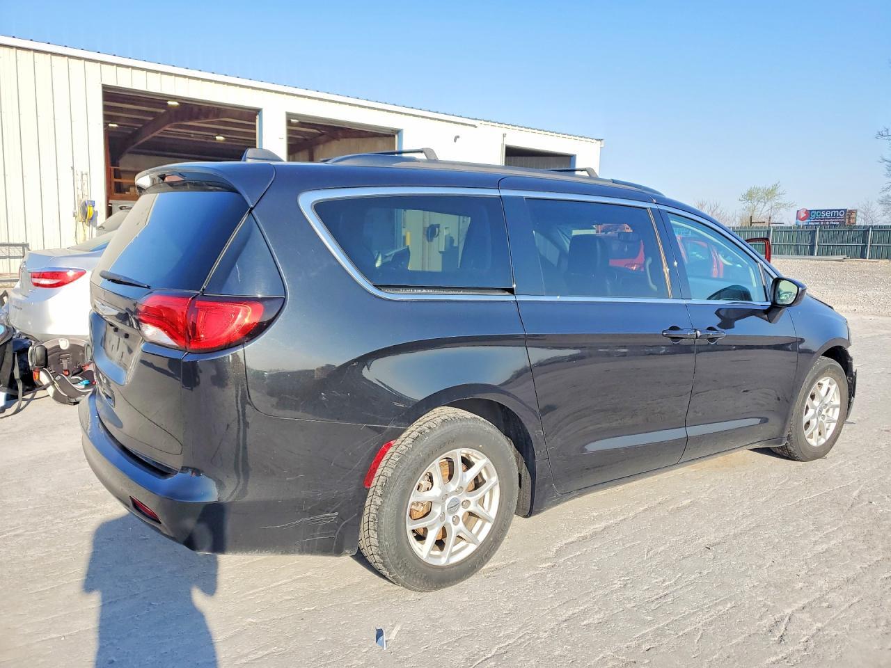 2021 Chrysler Voyager - Фото 3