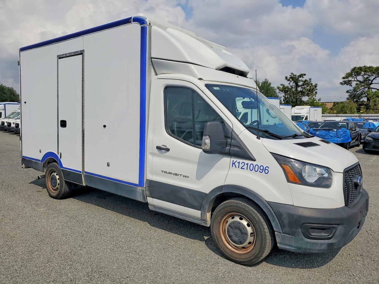 2021 Ford Transit Delivery Truck - Фото 4