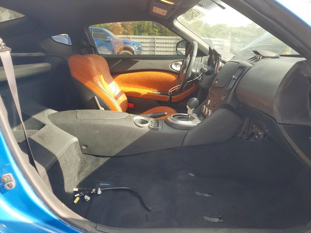 2011 Nissan 370Z Touring - Image 7