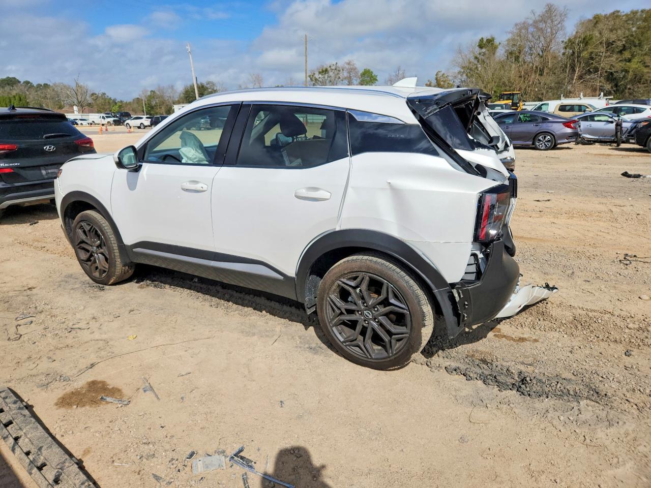 2025 Nissan Kicks Sr - Фото 2