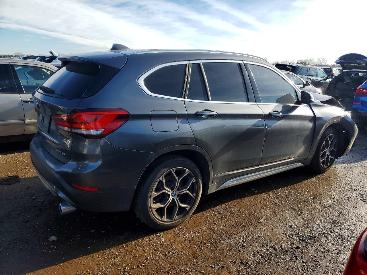 2021 BMW X1 xDrive28I - Фото 3