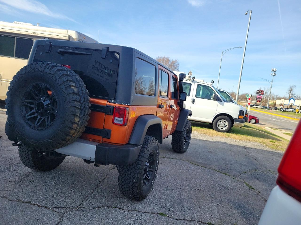 2011 Jeep Wrangler Unlimited Sahara - Image 4