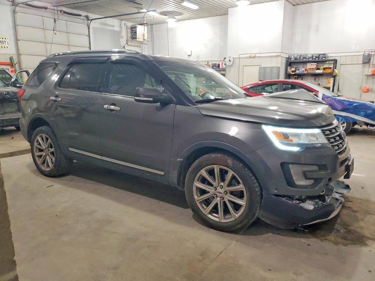 2016 Ford Explorer - Фото 4