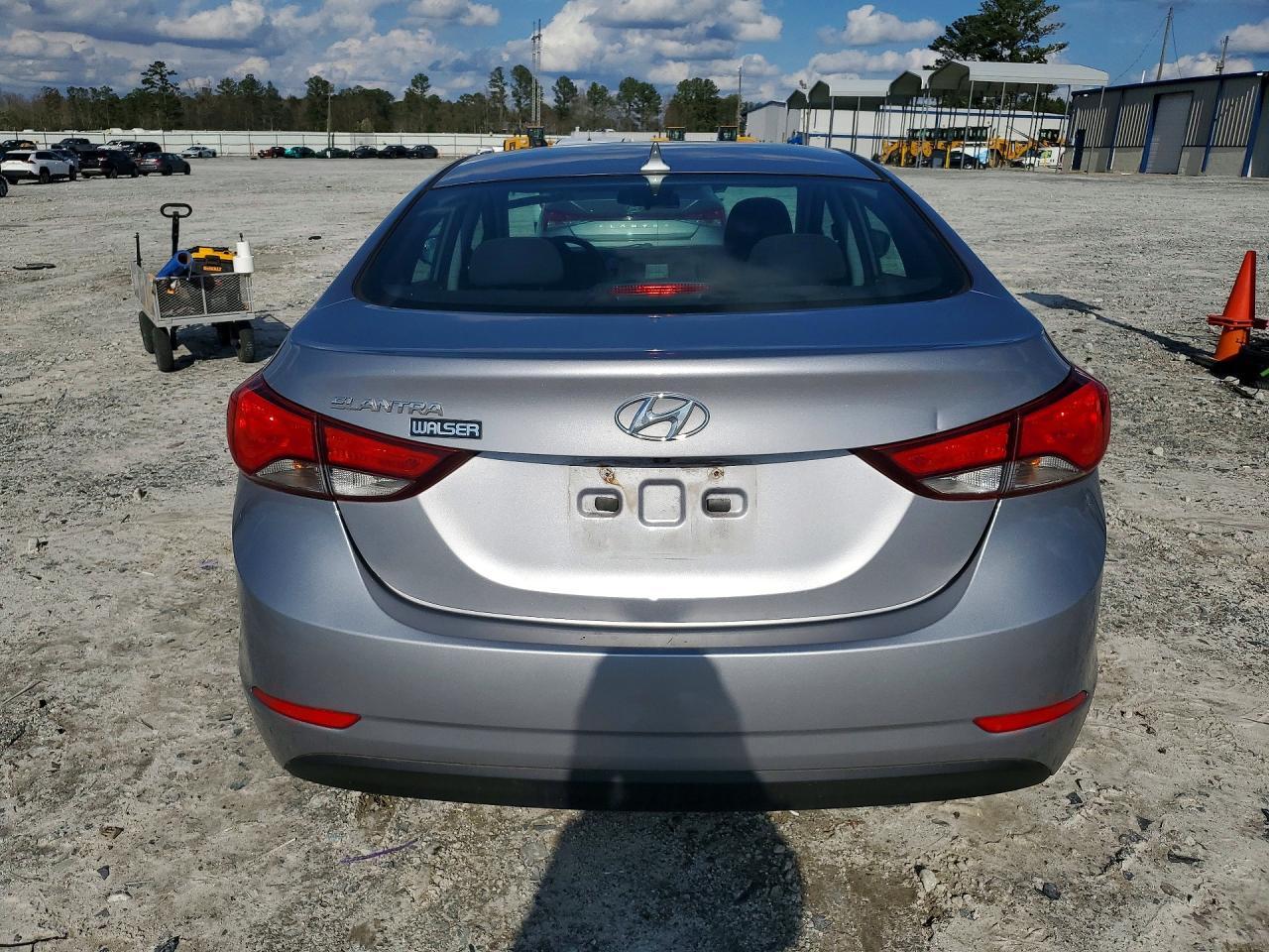 2015 Hyundai Elantra Se - Фото 6