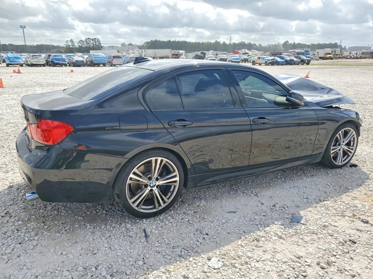 2015 BMW 335 I - Фото 3