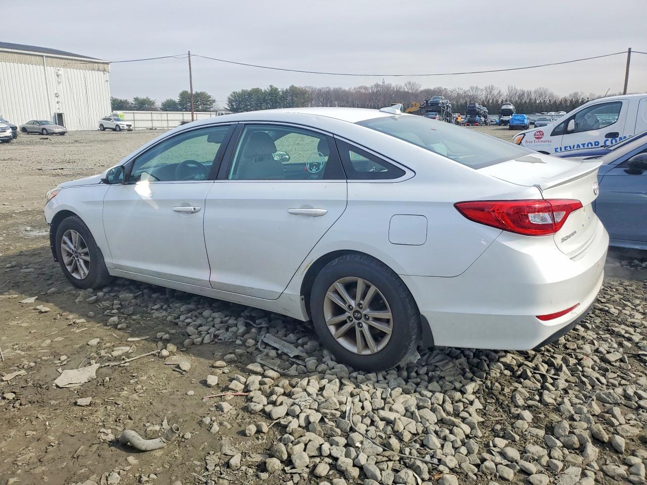 2015 Hyundai Sonata Se - Image 2