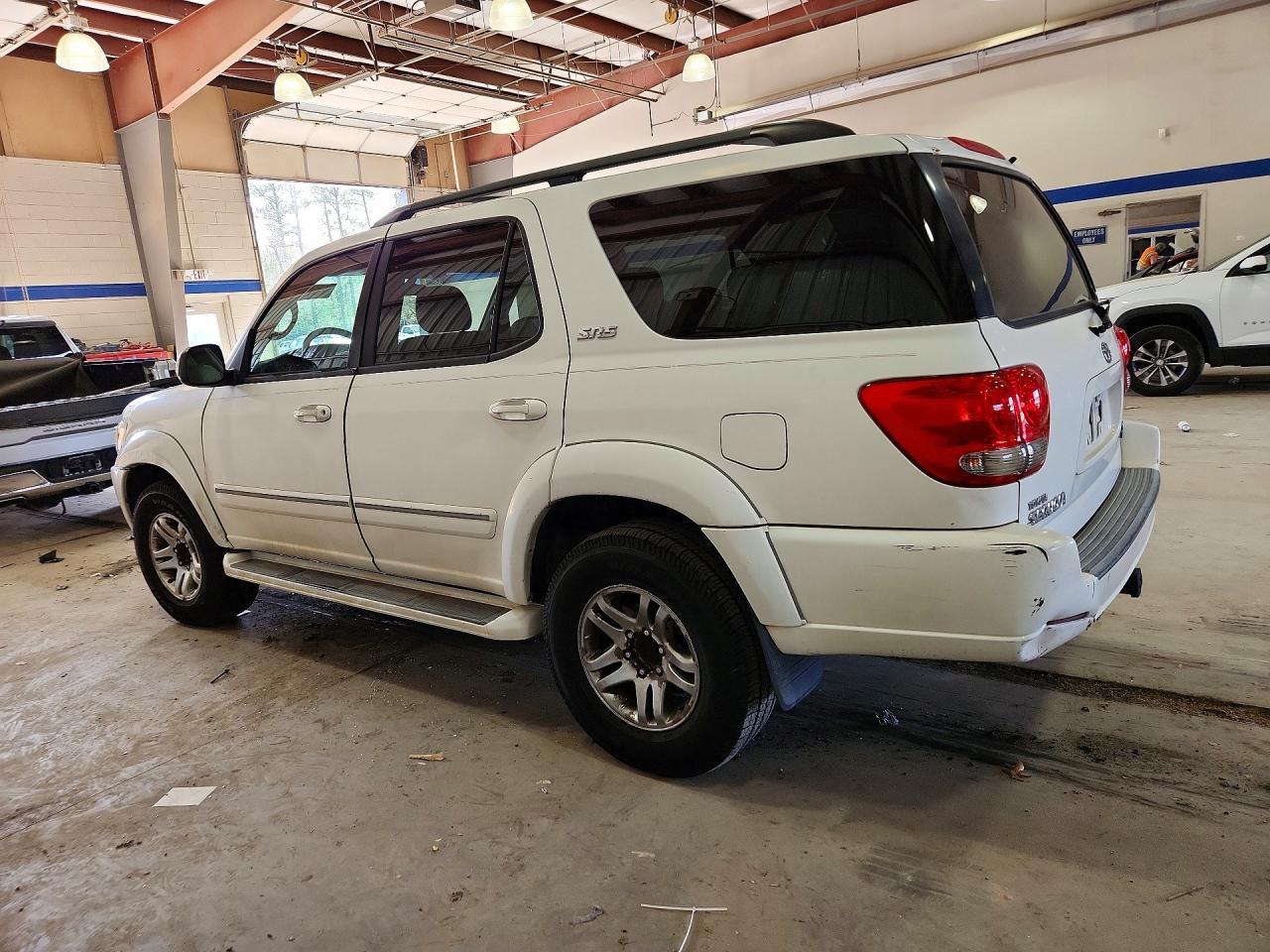 2005 Toyota Sequoia Sr5 - Image 2