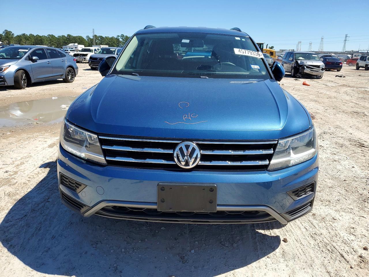 2019 Volkswagen Tiguan S - Image 5