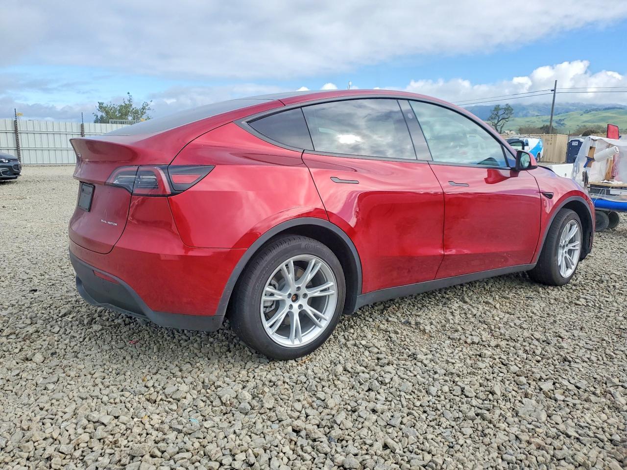 2024 Tesla Model Y - Фото 3