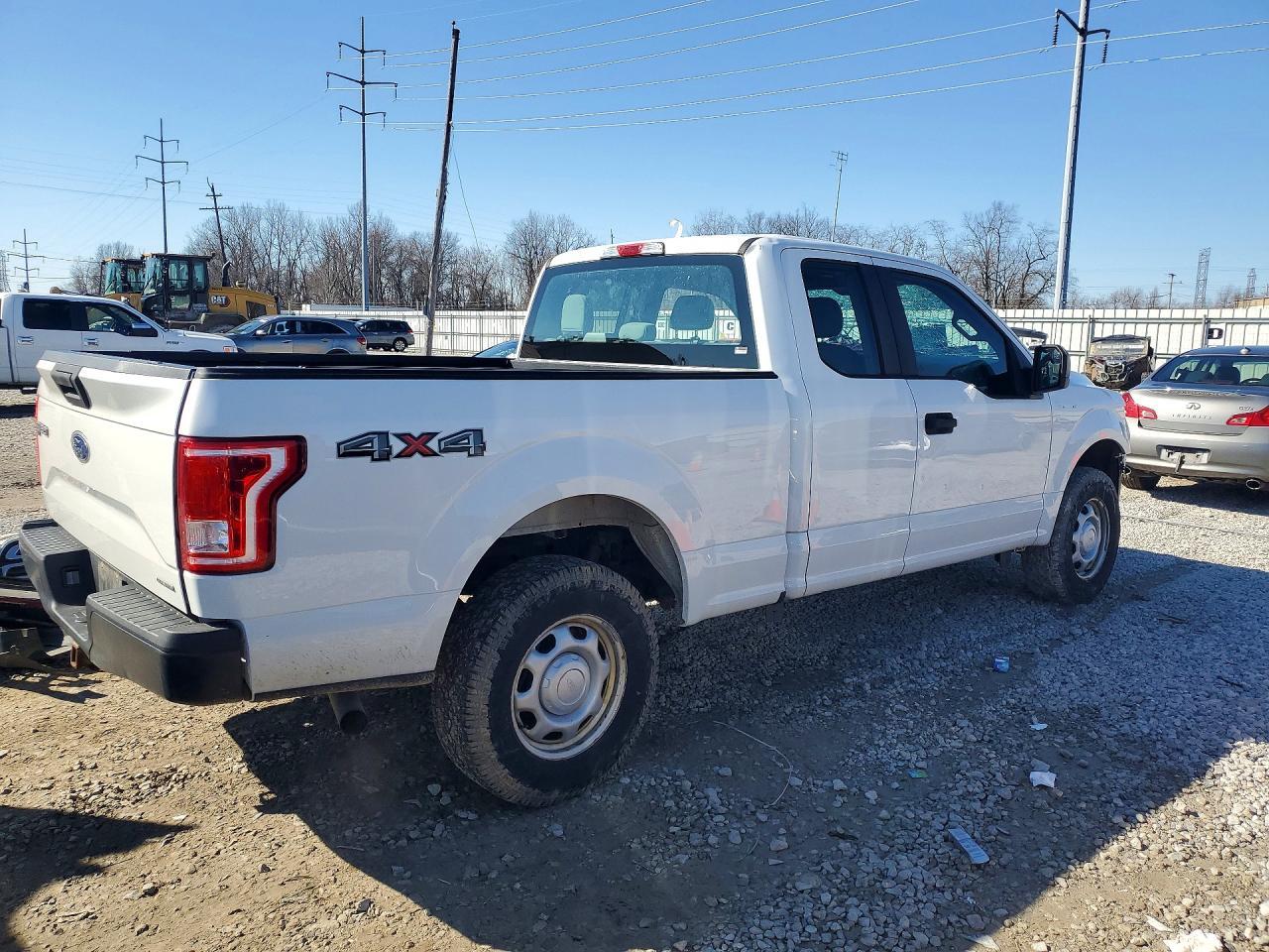 2016 Ford F150 Super Cab - Фото 3