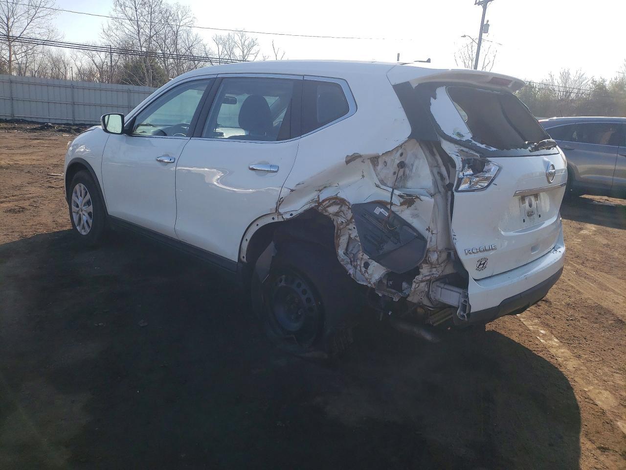 2015 Nissan Rogue S - Image 2