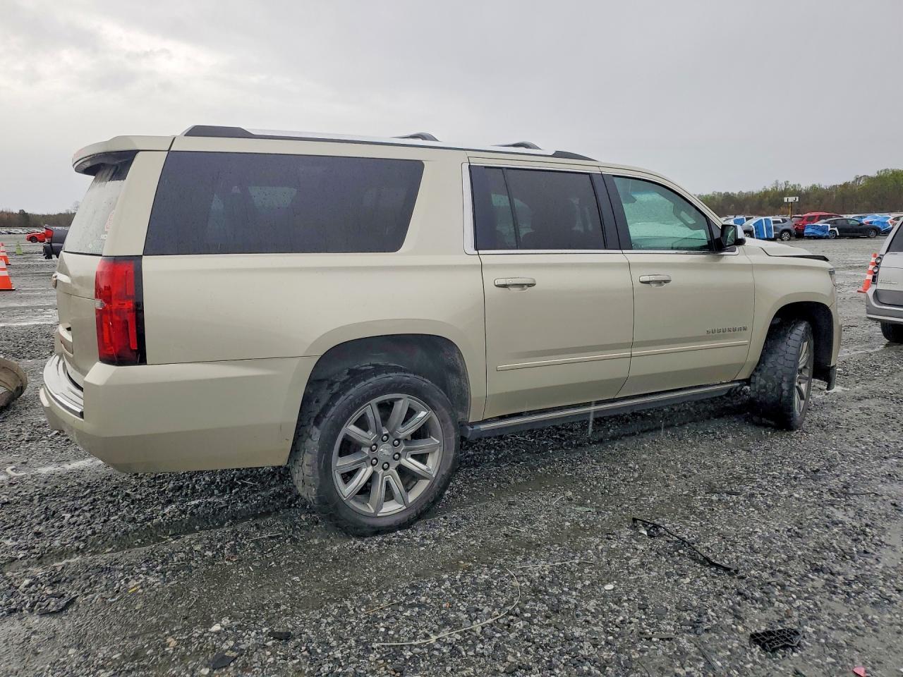 2017 Chevrolet Suburban K1500 Premier - Image 3