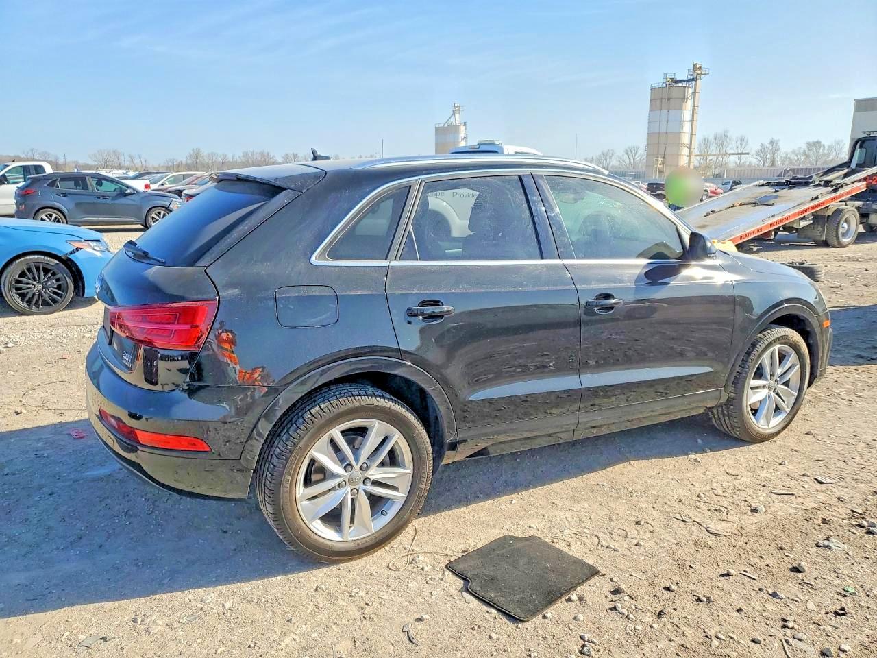 2017 Audi Q3 Premium Plus - Фото 3