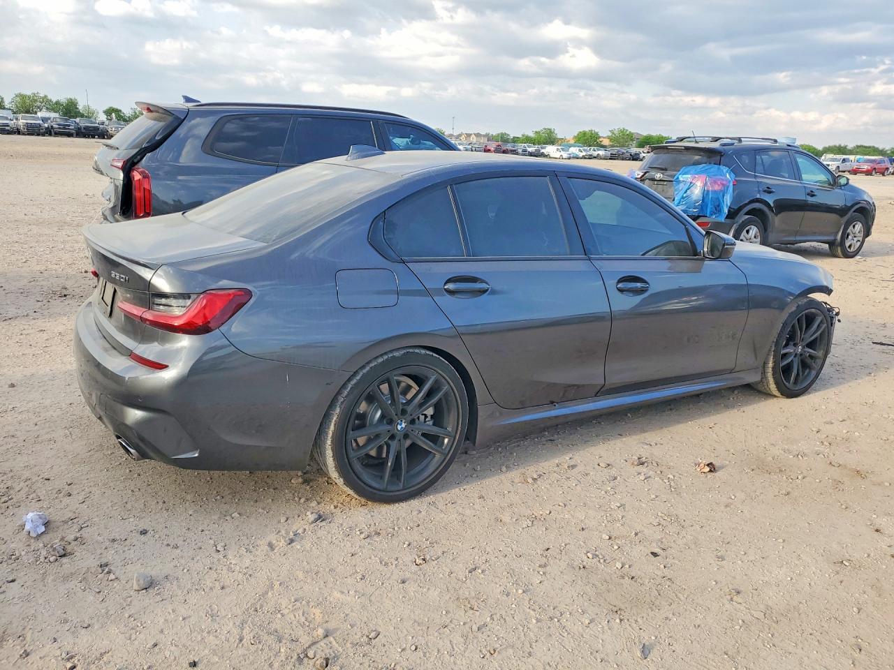 2021 BMW 330I - Фото 3