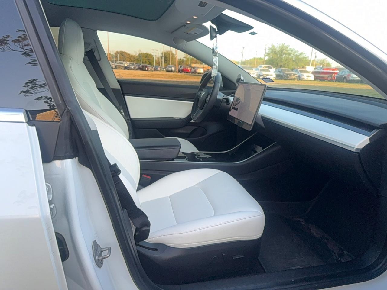 2020 Tesla Model 3 - Фото 5