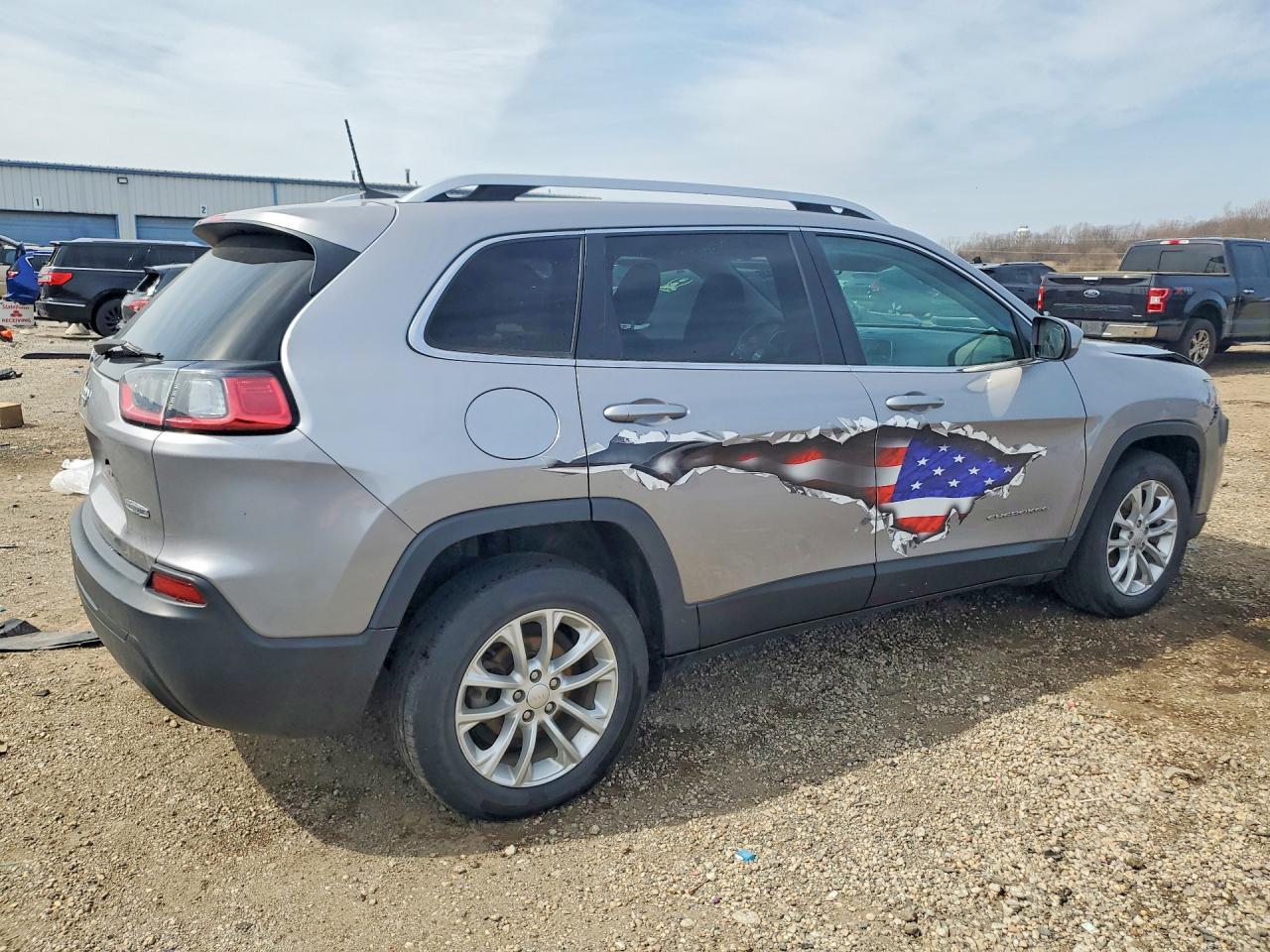 2019 Jeep Cherokee Latitude - Фото 3