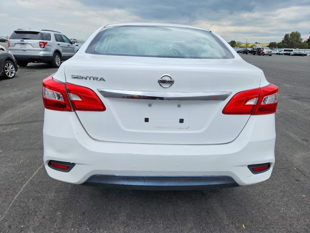 2017 Nissan Sentra S - Image 6
