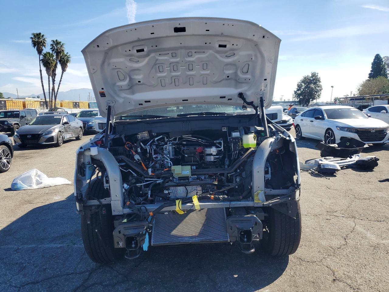 2025 Ford F150 Lightning Lariat - Фото 5
