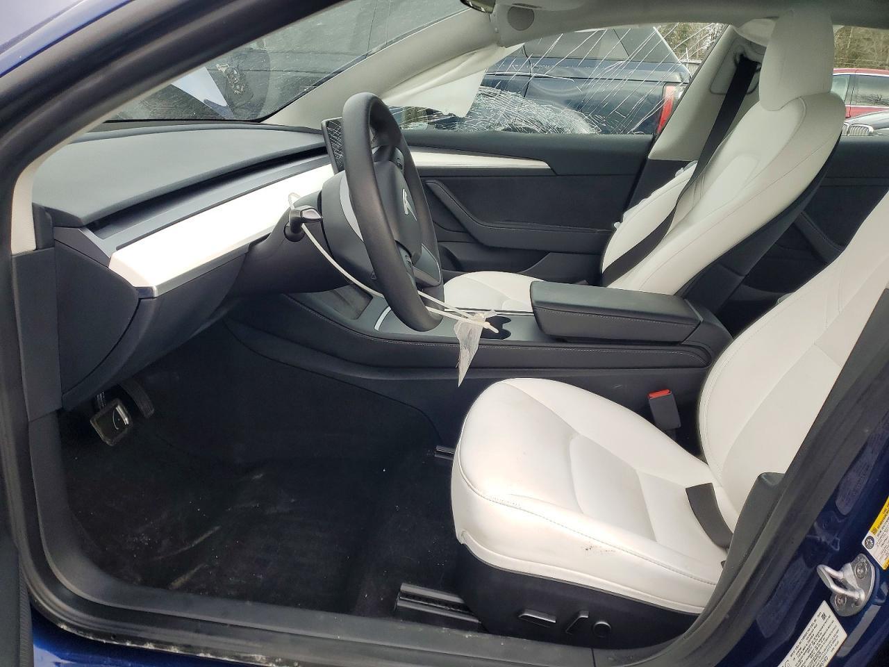 2023 Tesla Model 3 - Фото 7