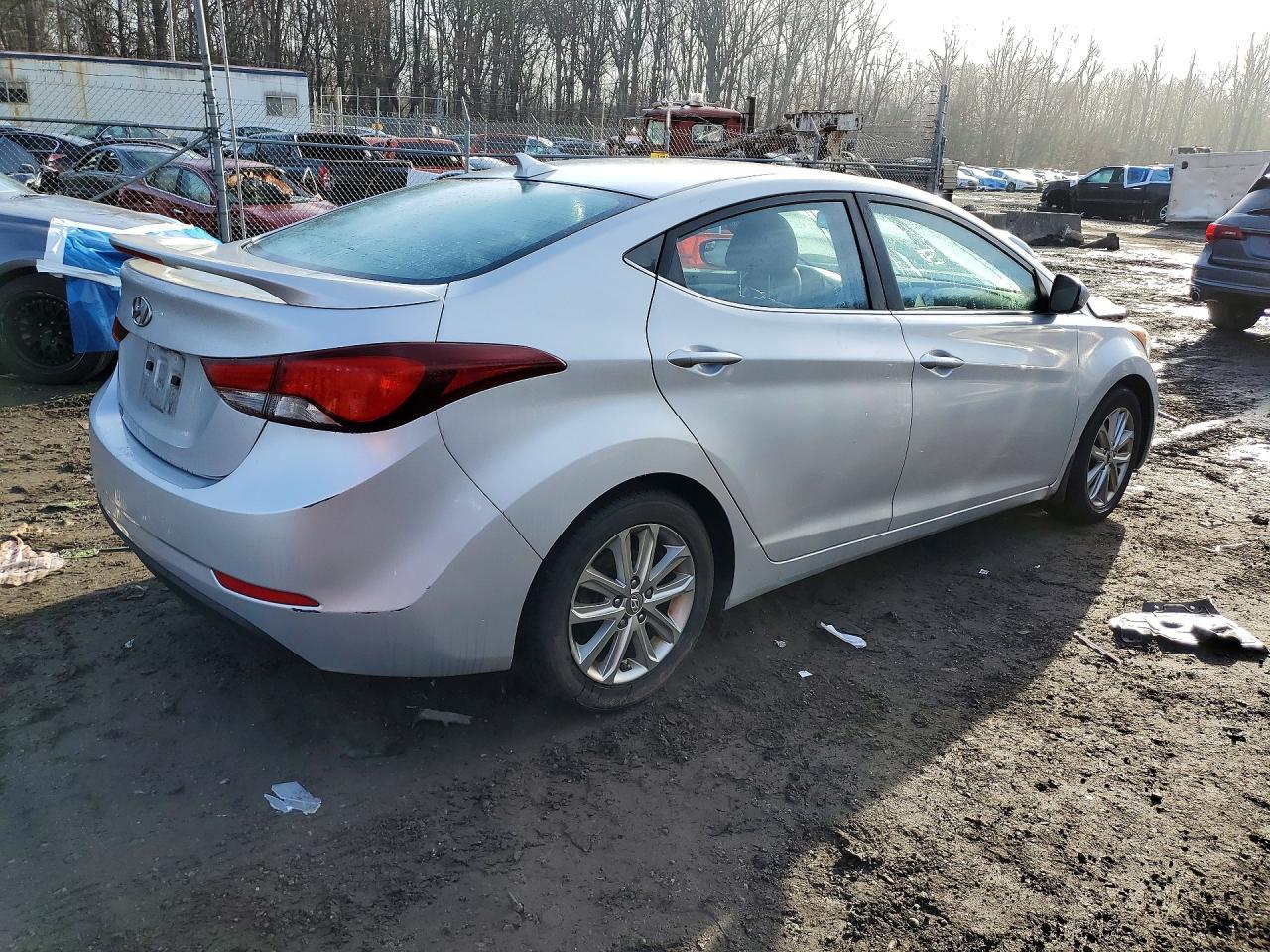 2015 Hyundai Elantra Se - Фото 3