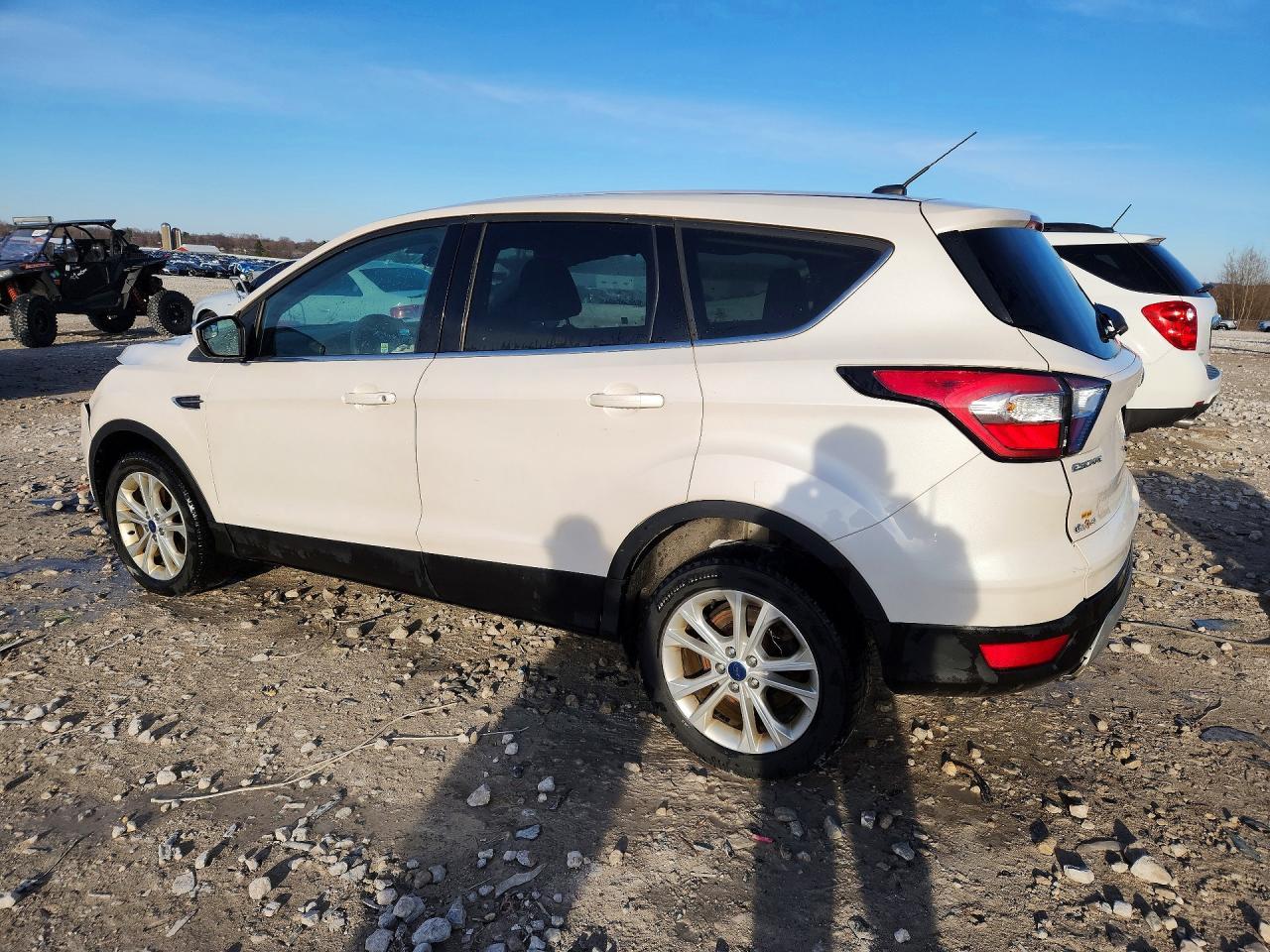 2017 Ford Escape Se - Фото 2