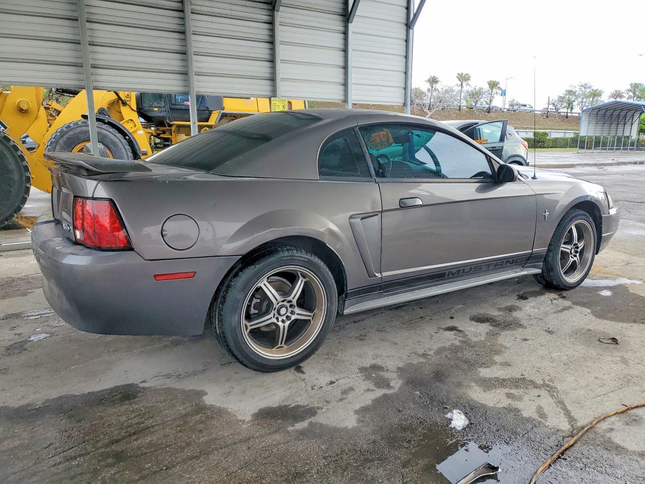 2003 Ford Mustang - Фото 3