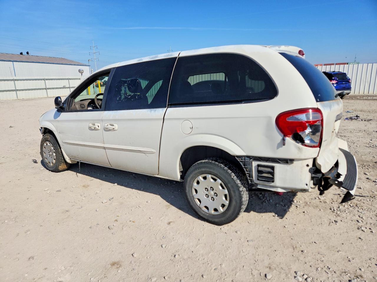 2003 Chrysler Town & Country Lx - Image 2
