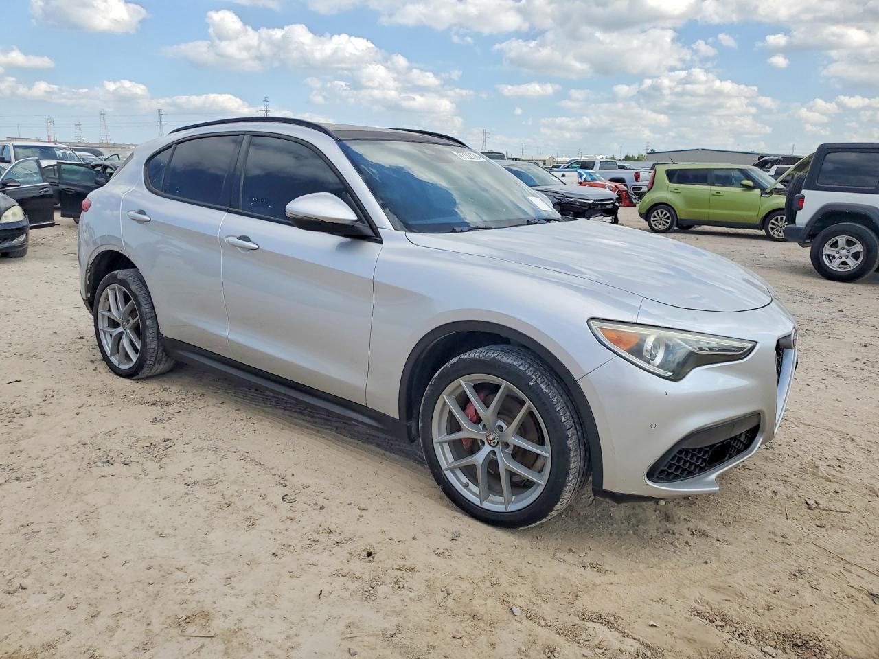 2018 Alfa Romeo Stelvio Ti Sport - Фото 4