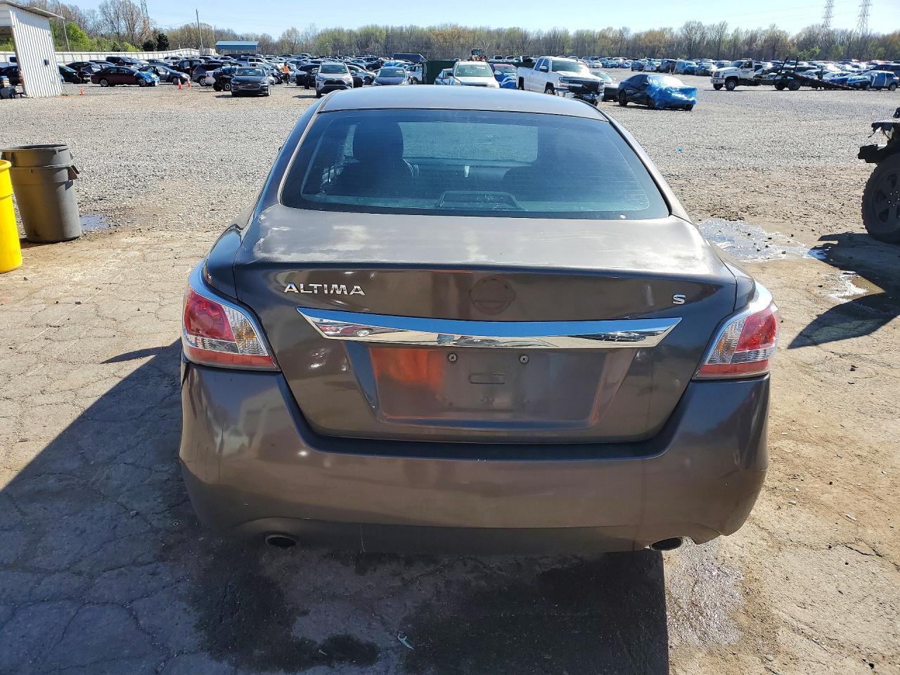 2014 Nissan Altima 2.5 S - Image 6