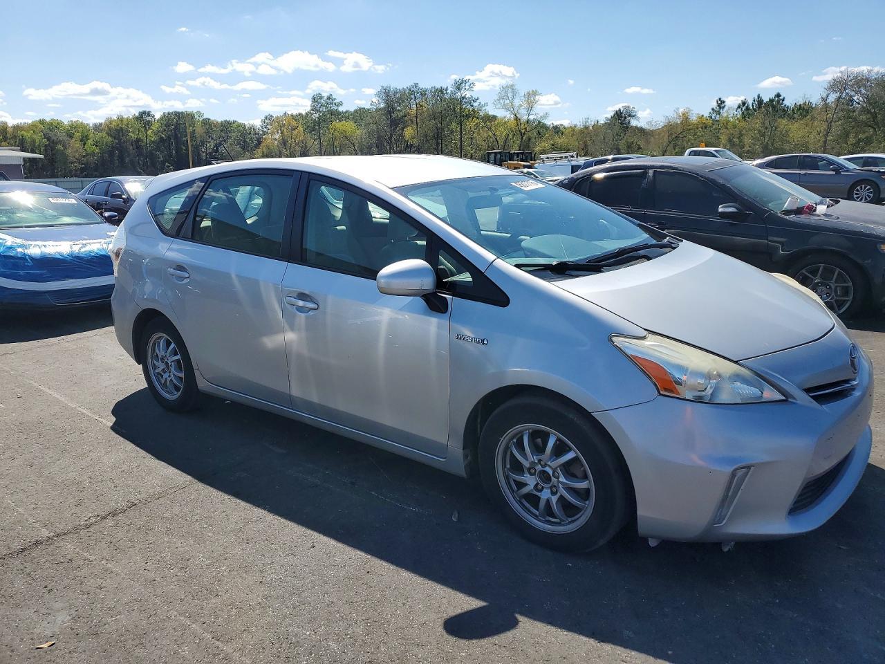 2012 Toyota Prius V Two - Image 4