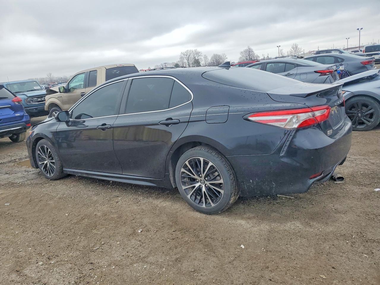 2019 Toyota Camry Se - Image 2