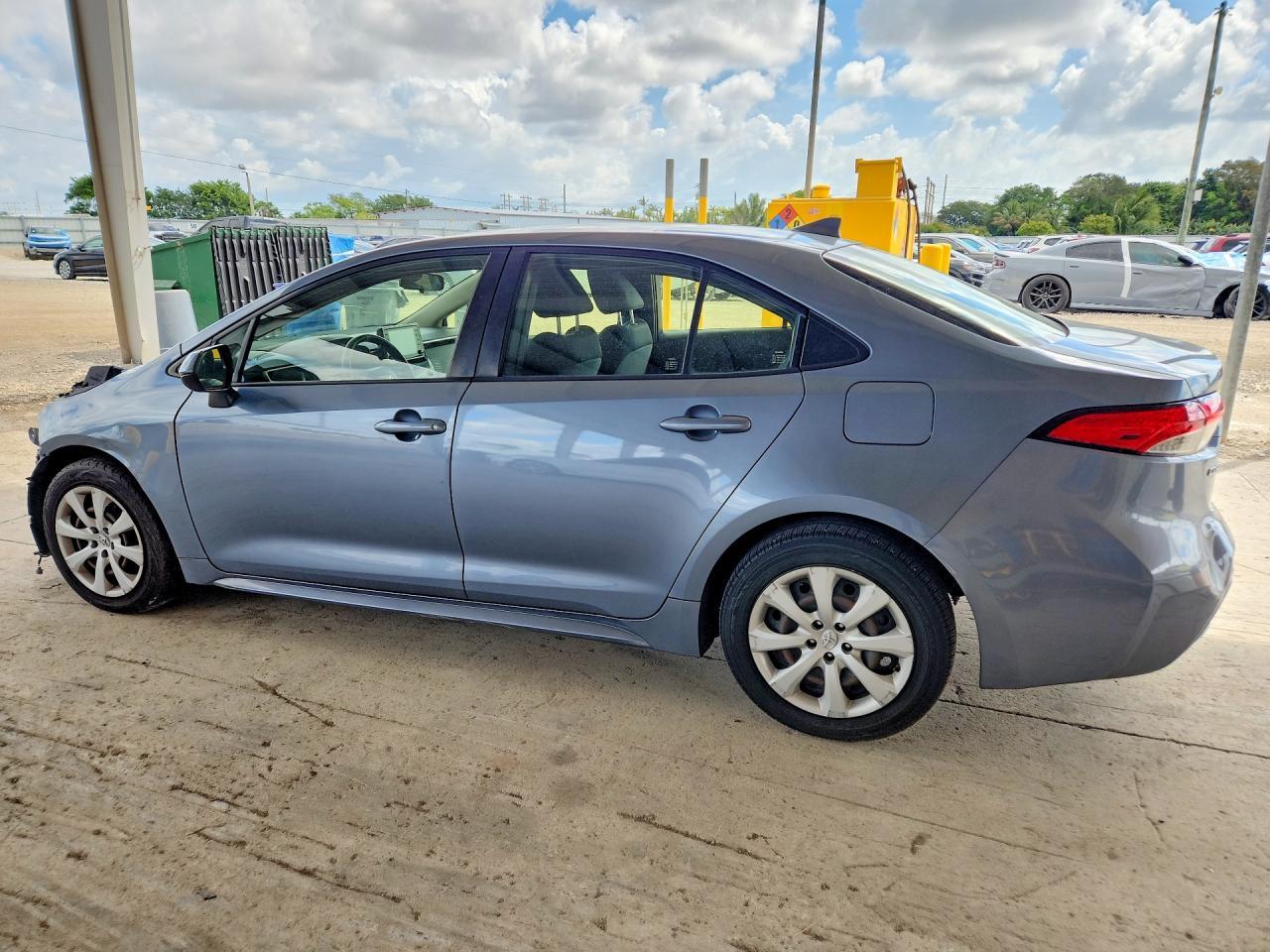 2022 Toyota Corolla Le - Фото 2