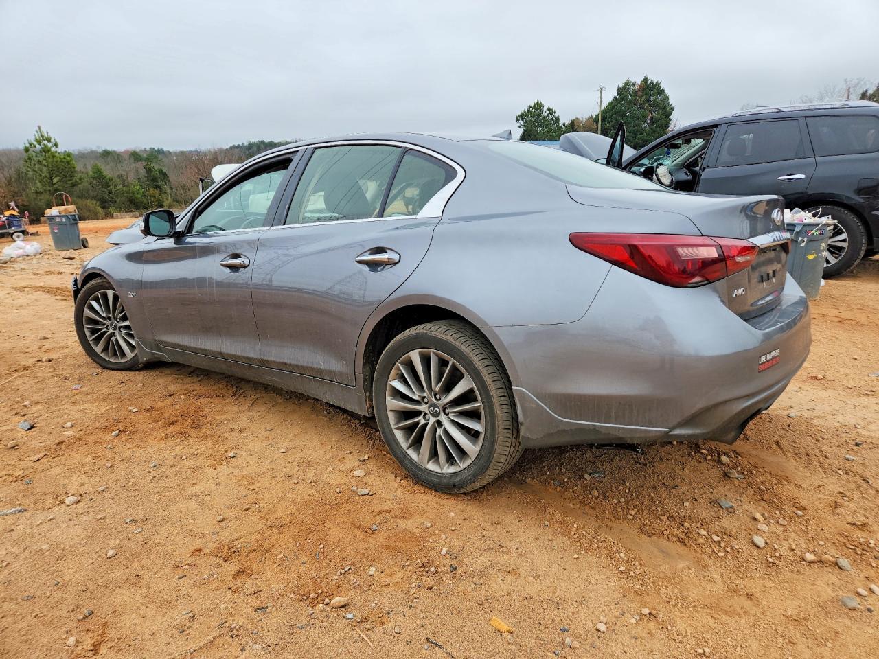 2018 Infiniti Q50 3.0T Luxe - Фото 2