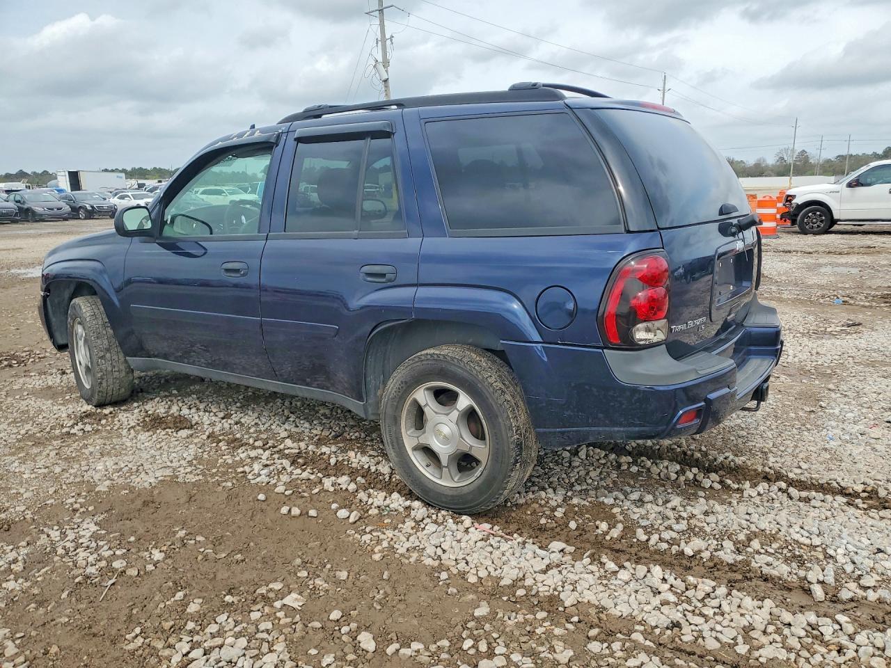 2007 Chevrolet Trailblazer Ls - Image 2