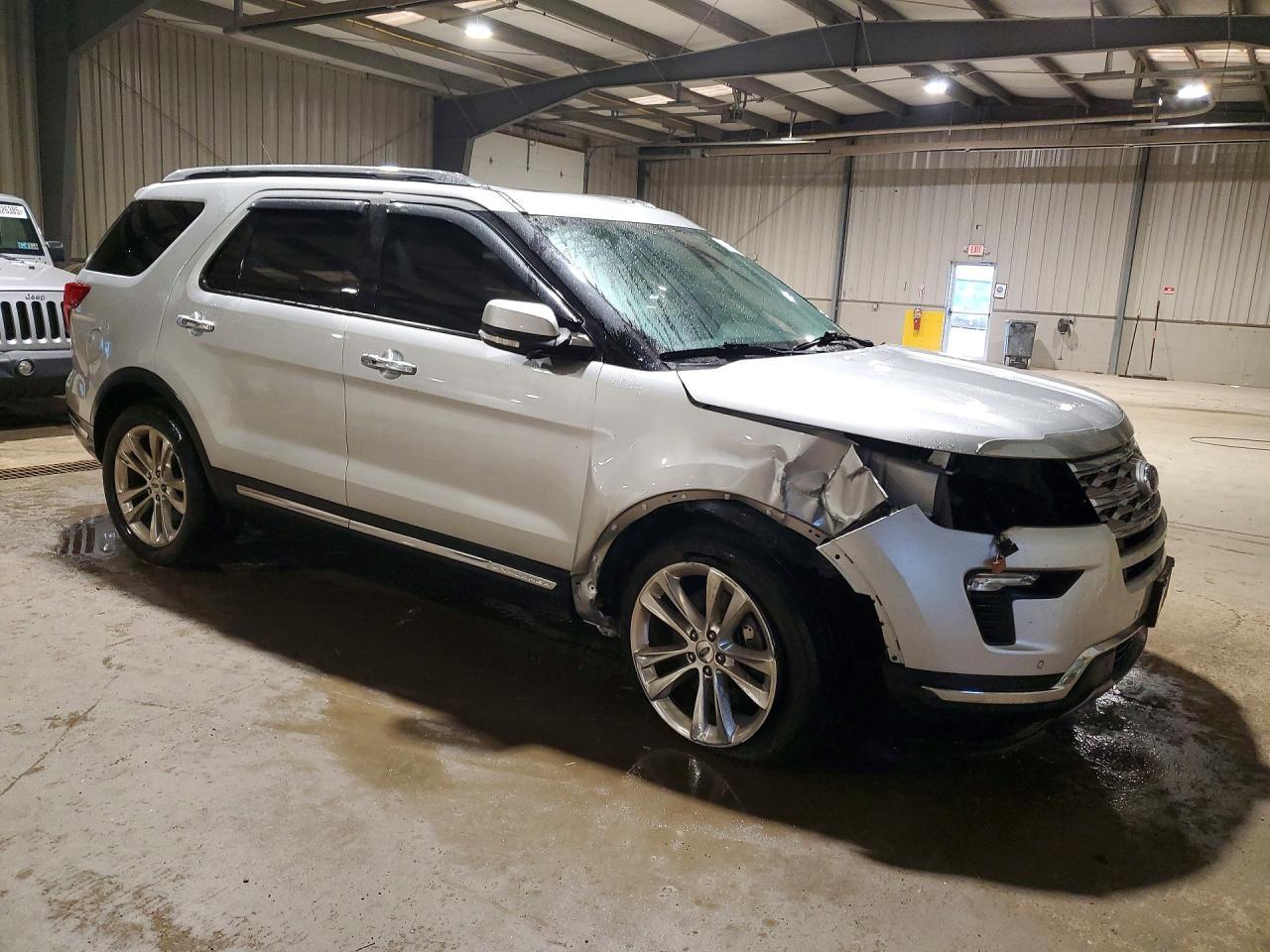 2019 Ford Explorer Limited - Image 4