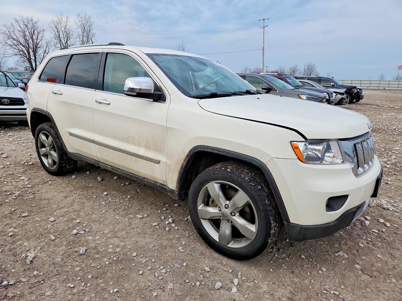 2012 Jeep Grand Cherokee Overland - Image 4