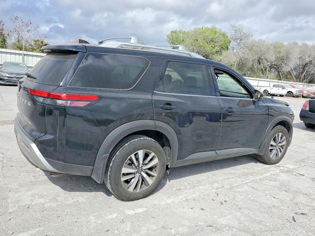 2024 Nissan Pathfinder Sl - Фото 3