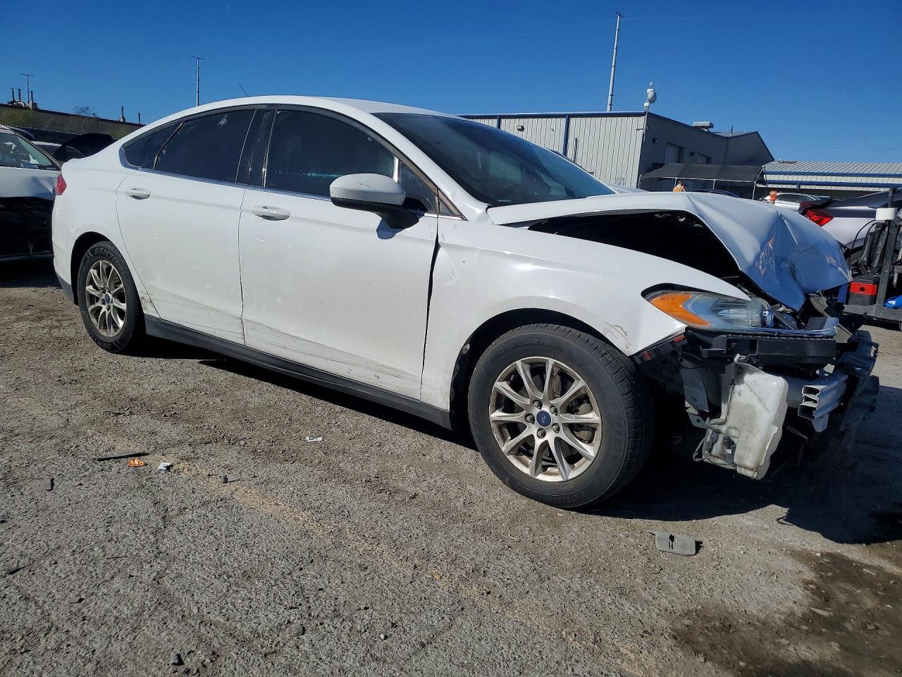 2015 Ford Fusion S - Фото 4