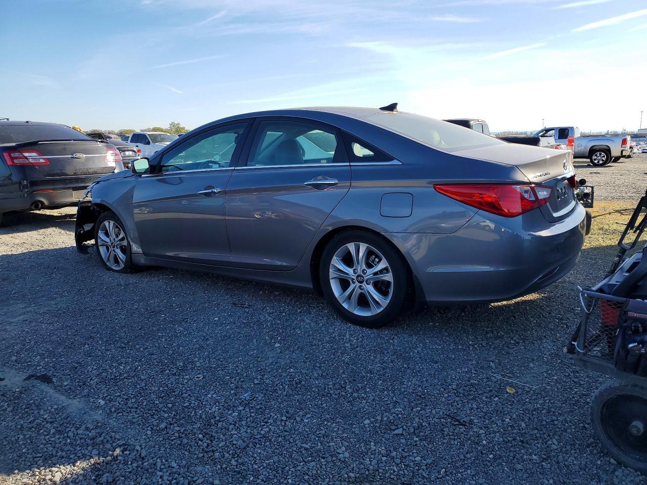 2013 Hyundai Sonata Limited - Image 2