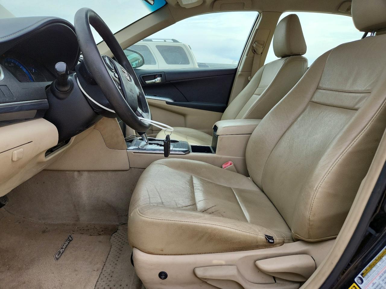 2012 Toyota Camry Hybrid Le - Image 7