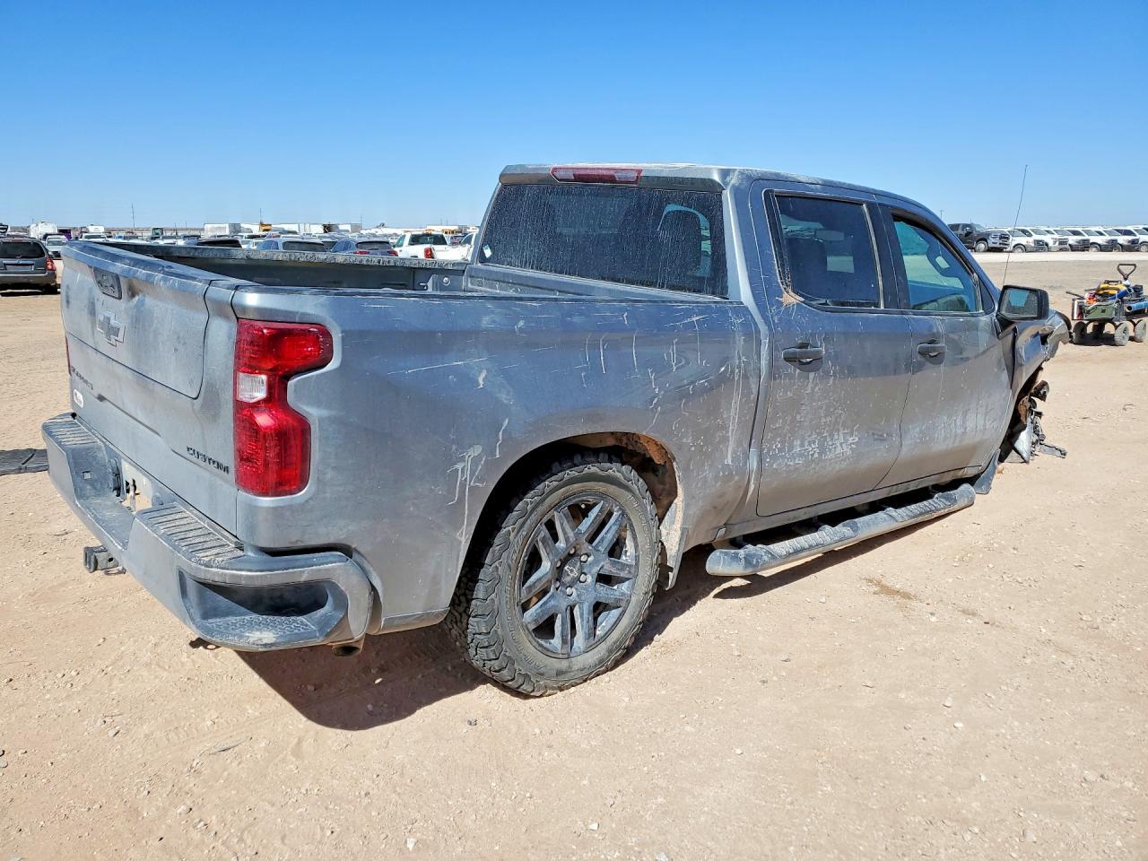 2024 Chevrolet Silverado - Фото 3