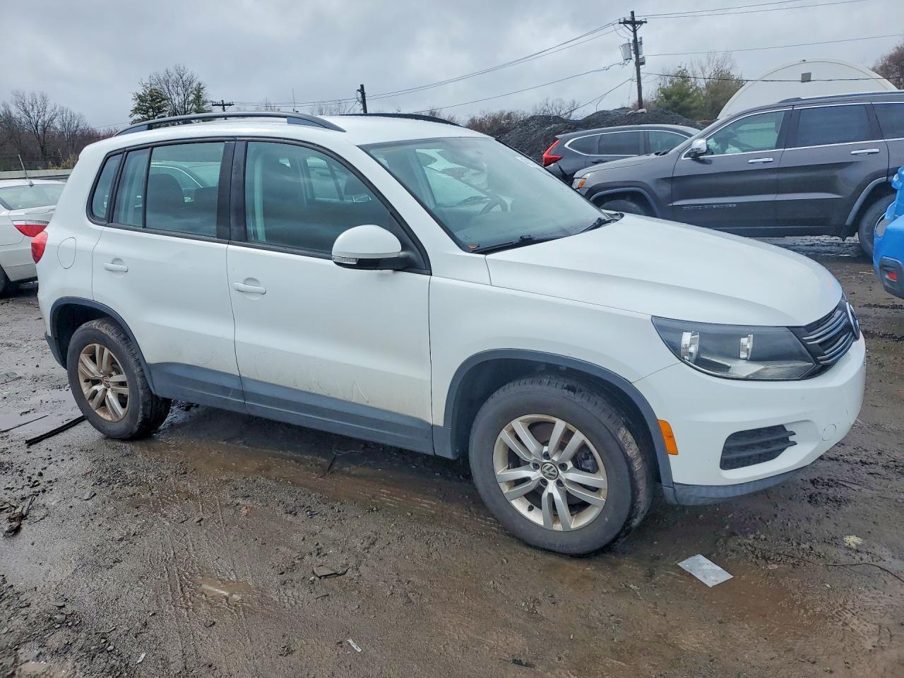 2015 Volkswagen Tiguan S - Фото 4