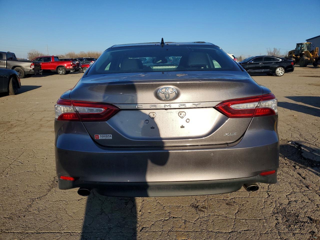 2018 Toyota Camry Xle V6 - Фото 6