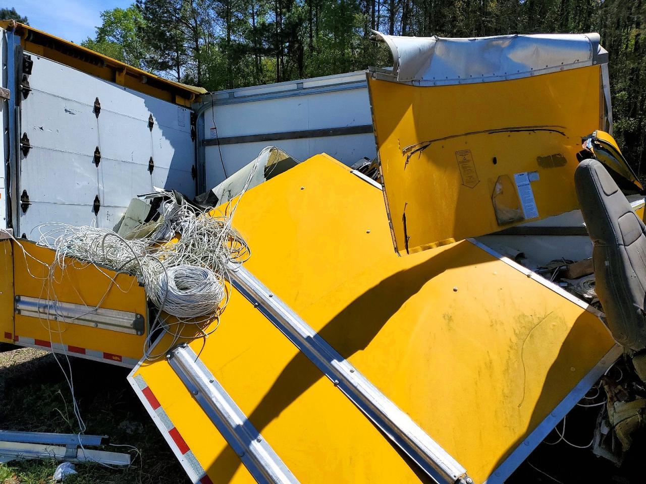 2021 GMC Savana Box Truck - Фото 6