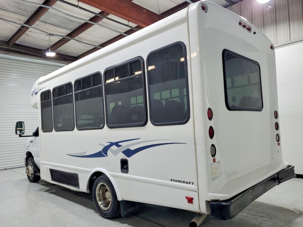 2022 Ford E350 Shuttle Bus - Фото 2