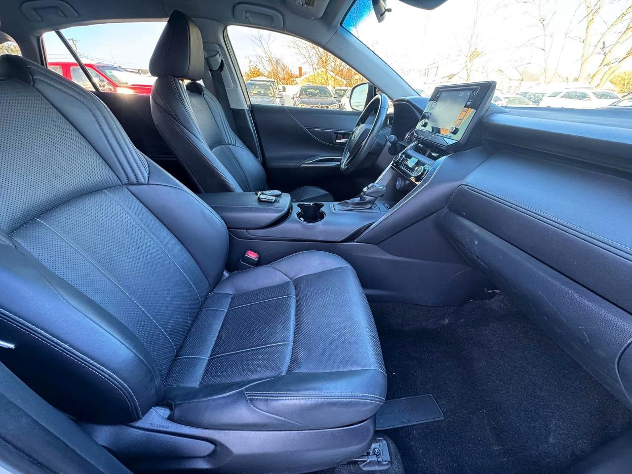 2021 Toyota Venza Le - Image 5